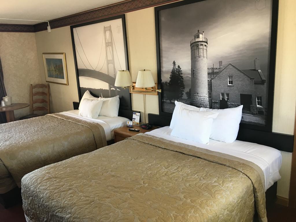 Super 8 Beachfront By Wyndham Mackinaw City, Mi Kültér fotó
