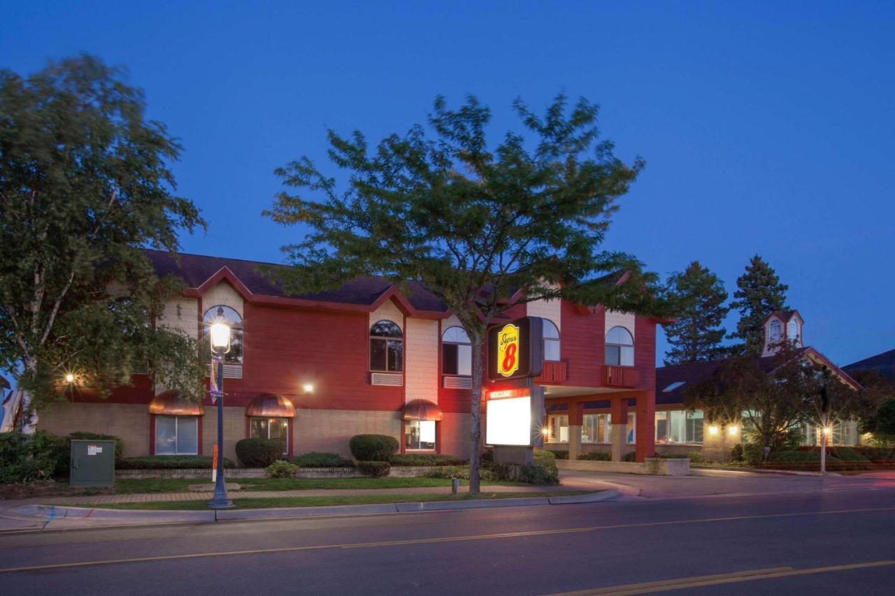 Super 8 Beachfront By Wyndham Mackinaw City, Mi Kültér fotó